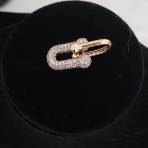 18k gold chain link pendant